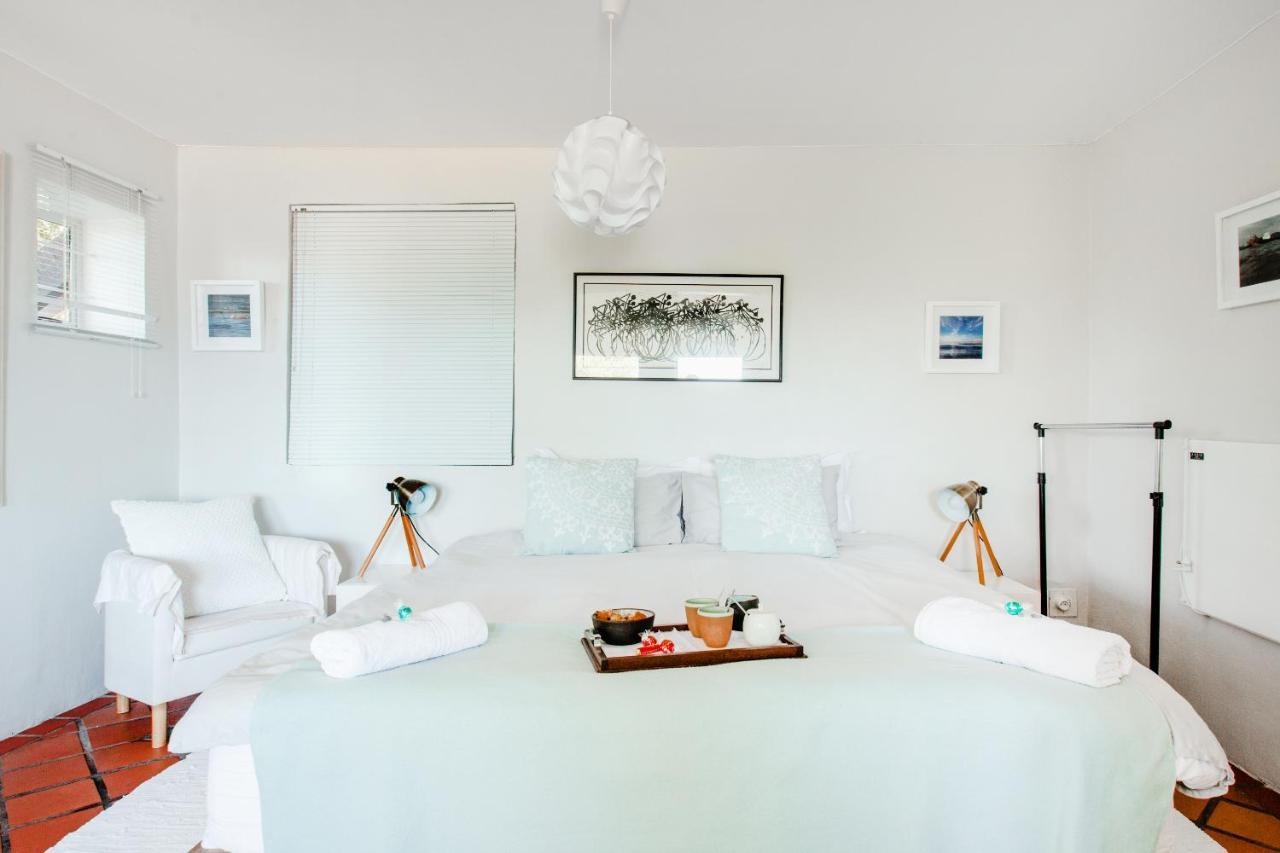 The Ley @ The Sea Apartment Калк Бей Екстериор снимка